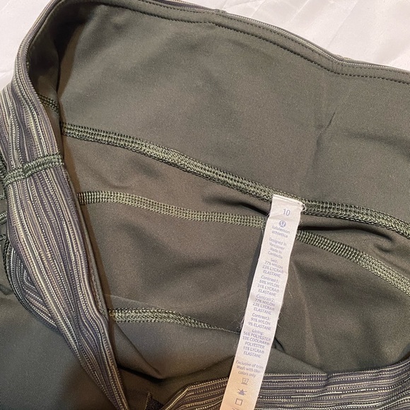 Lululemon tights - Picture 3 of 4